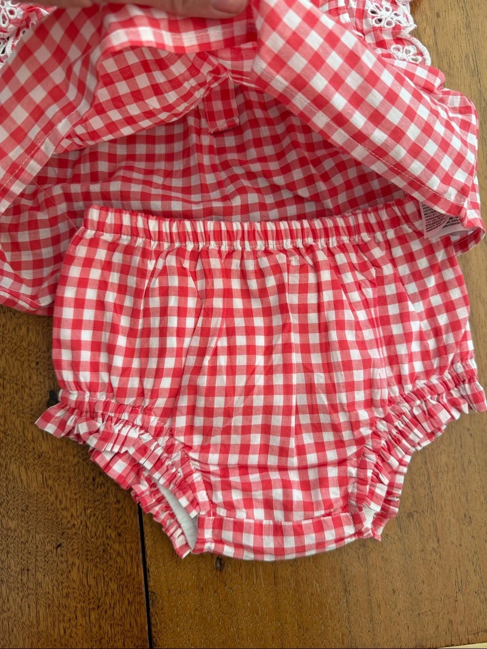 GAP adorable red